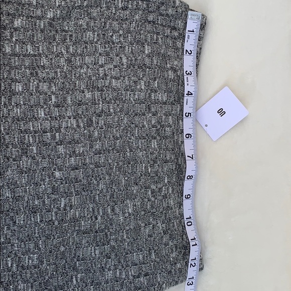 Urban Outfitters .. NWT.. SZ S.. ruffled skirt. - Picture 5 of 9